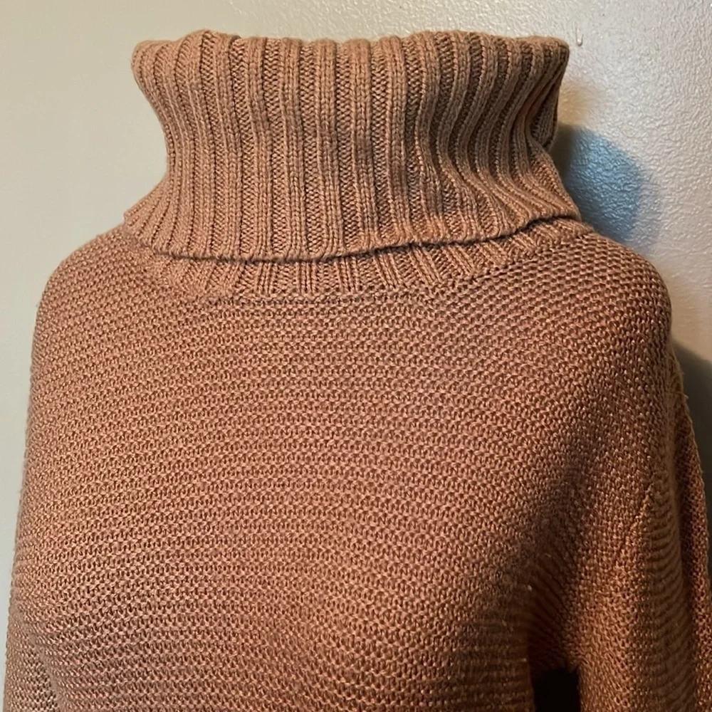 Banana Republic turtleneck sweater, tannish brown, womens size medium